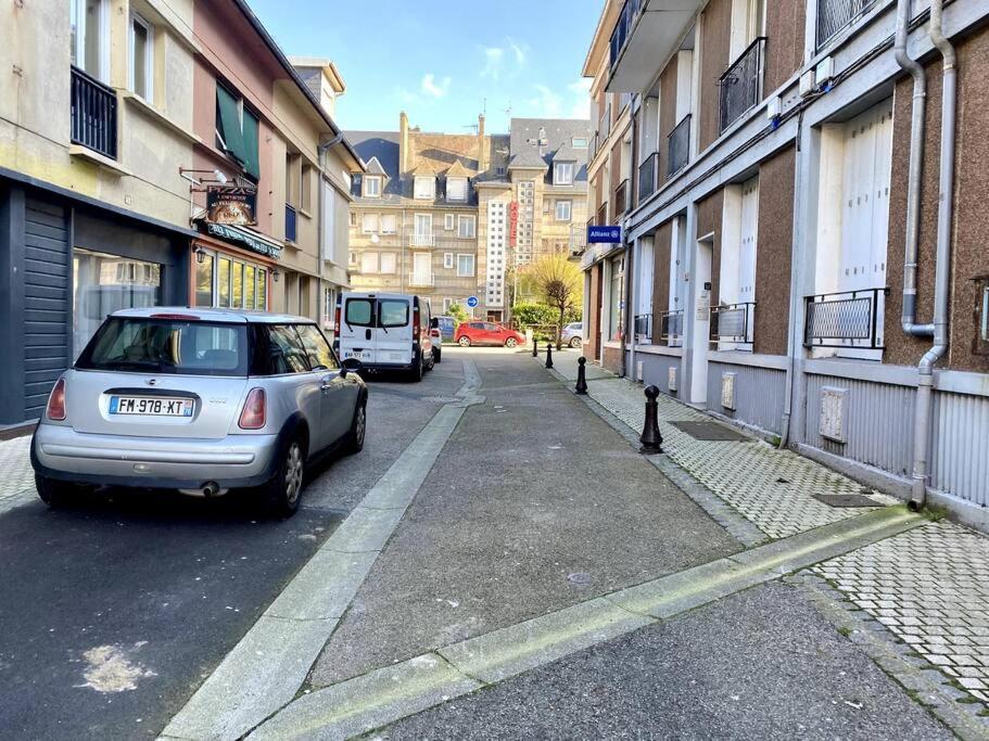 L'Appartement De La Place Saint-Valery-en-Caux Bagian luar foto